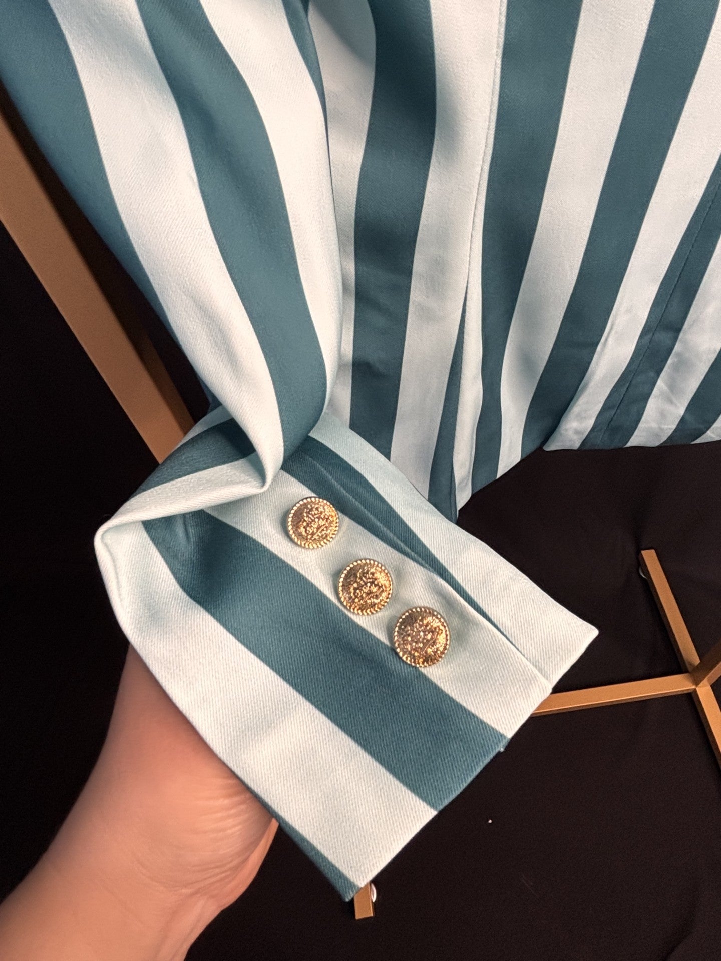 Veste blazer cintrée à rayures bleue