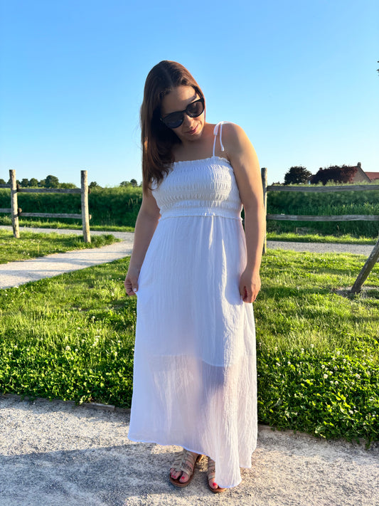 Robe Marinelle, blanche,smockée à bretelle -  esprit bohème
