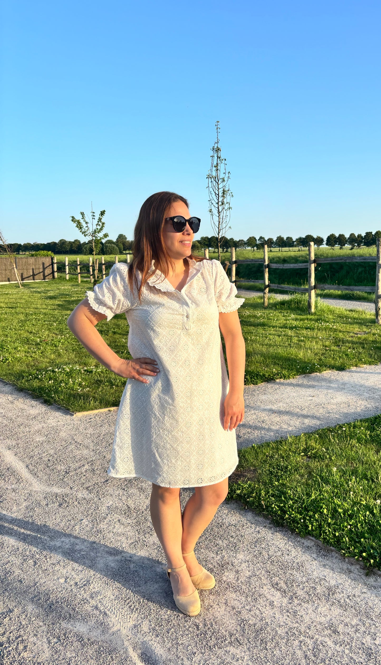 Robe Isaline, blanche en broderie anglaise