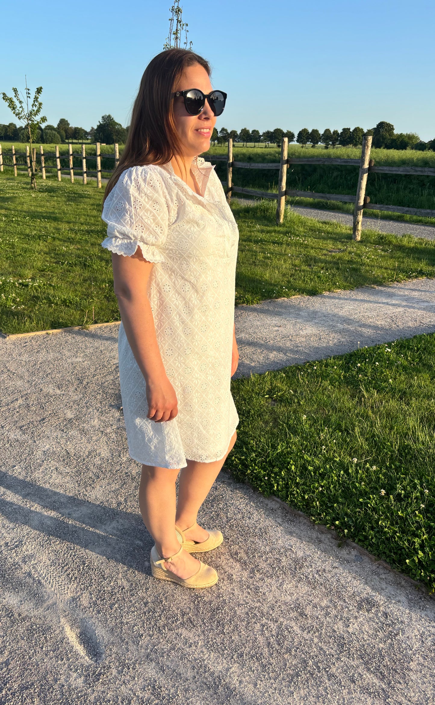 Robe Isaline, blanche en broderie anglaise